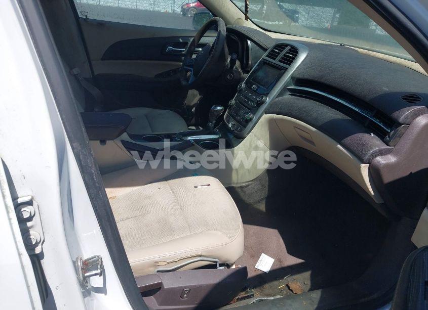 Photo 5 of 2015 Chevrolet Malibu 1LT (VIN 1G11C5SL6FF200699)