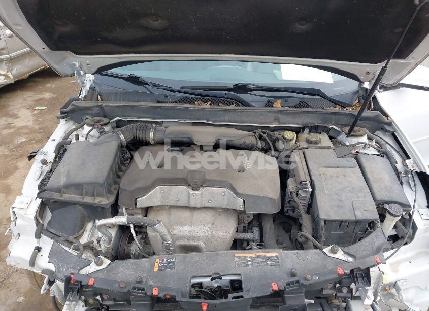 Photo 10 of 2015 Chevrolet Malibu 1LT (VIN 1G11C5SL6FF235386)