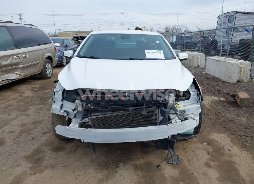 Photo 6 of 2015 Chevrolet Malibu 1LT (VIN 1G11C5SL6FF235386)