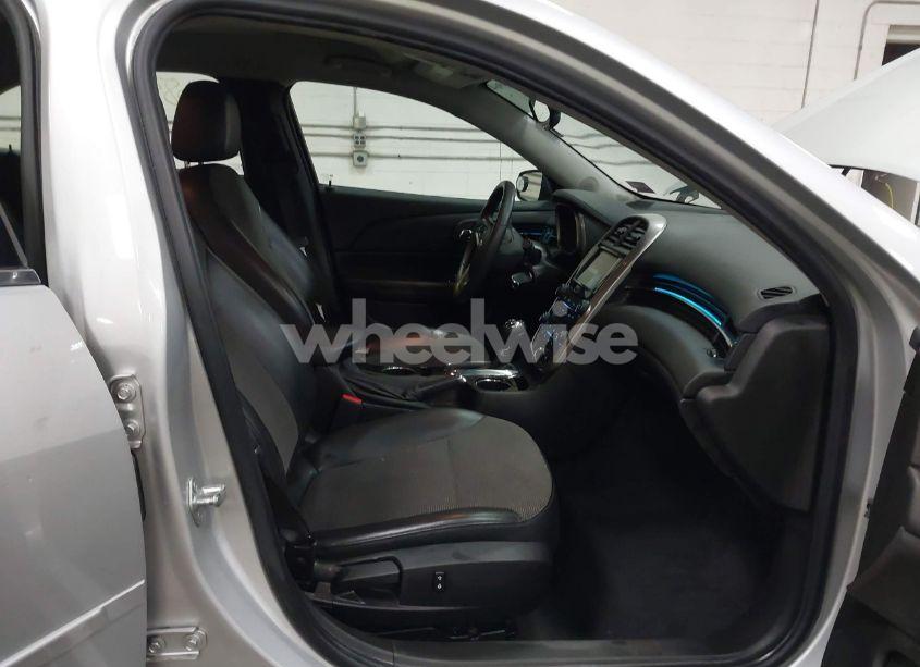 Photo 5 of 2015 Chevrolet Malibu 1LT (VIN 1G11C5SL6FF247912)