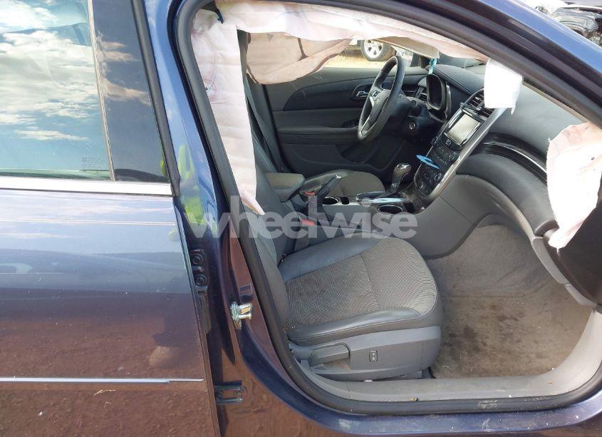 Photo 5 of 2015 Chevrolet Malibu 1LT (VIN 1G11C5SL6FF254035)
