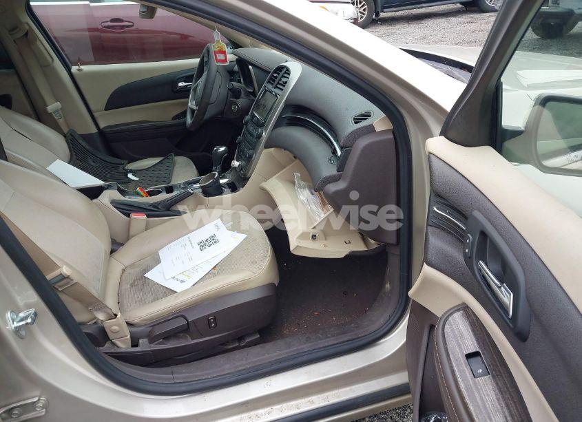Photo 5 of 2015 Chevrolet Malibu 1LT (VIN 1G11C5SL6FF319014)