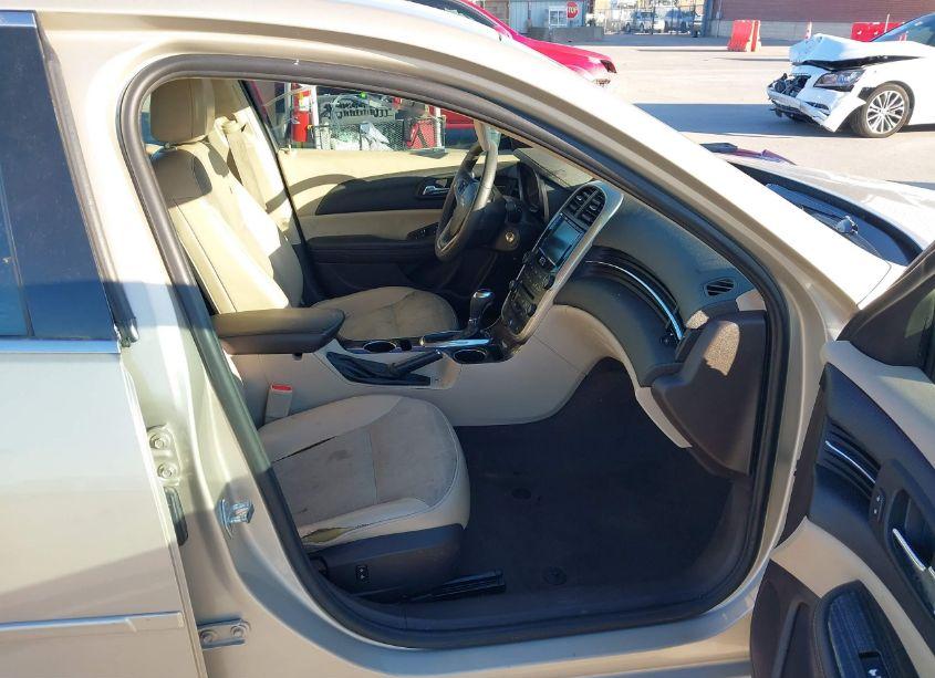 Photo 5 of 2014 Chevrolet Malibu 1LT (VIN 1G11C5SL7EF106295)