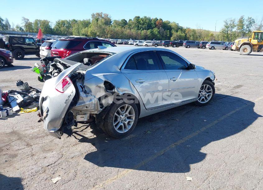 Photo 4 of 2015 Chevrolet Malibu 1LT (VIN 1G11C5SL7FF115189)