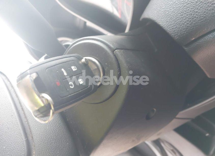 Photo 11 of 2015 Chevrolet Malibu 1LT (VIN 1G11C5SL7FF171410)