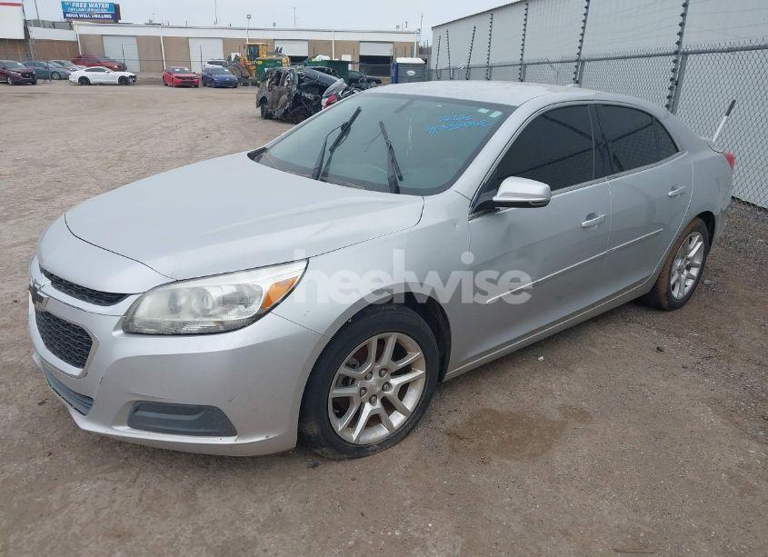 Photo 2 of 2015 Chevrolet Malibu 1LT (VIN 1G11C5SL7FF171410)