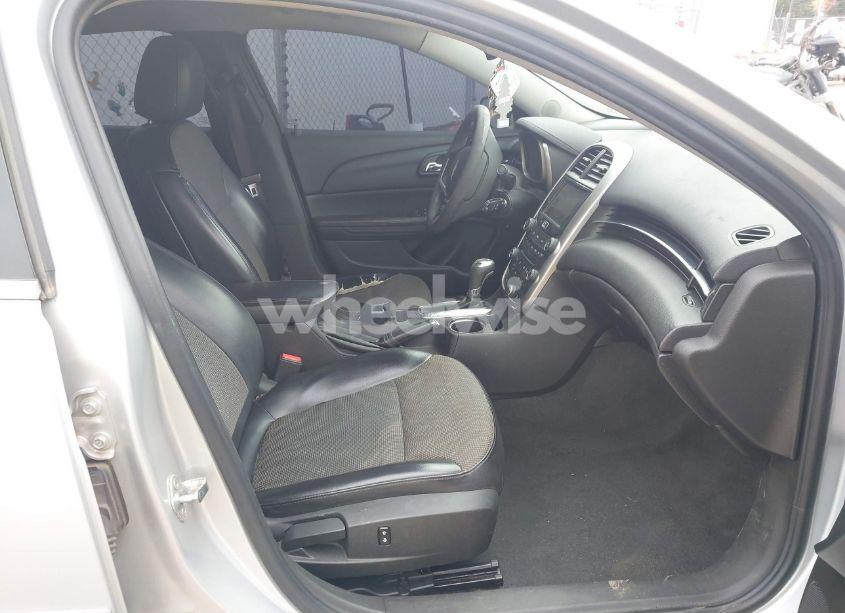 Photo 5 of 2015 Chevrolet Malibu 1LT (VIN 1G11C5SL7FF171410)