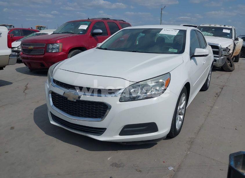 Photo 2 of 2015 Chevrolet Malibu 1LT (VIN 1G11C5SL7FF212442)