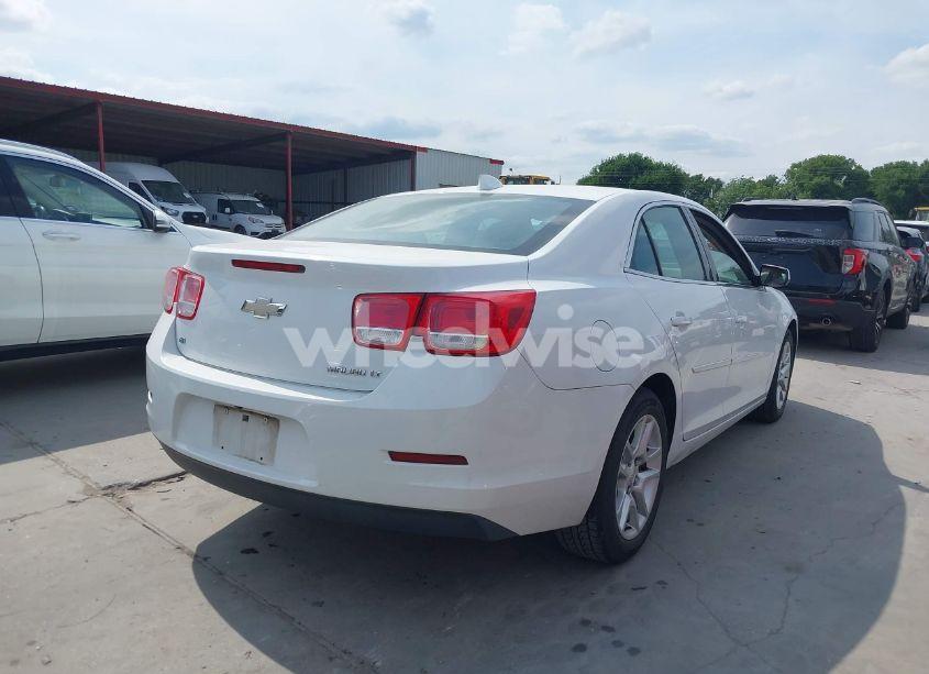 Photo 4 of 2015 Chevrolet Malibu 1LT (VIN 1G11C5SL7FF212442)