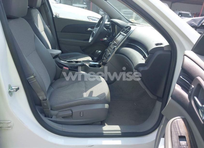 Photo 5 of 2015 Chevrolet Malibu 1LT (VIN 1G11C5SL7FF212442)