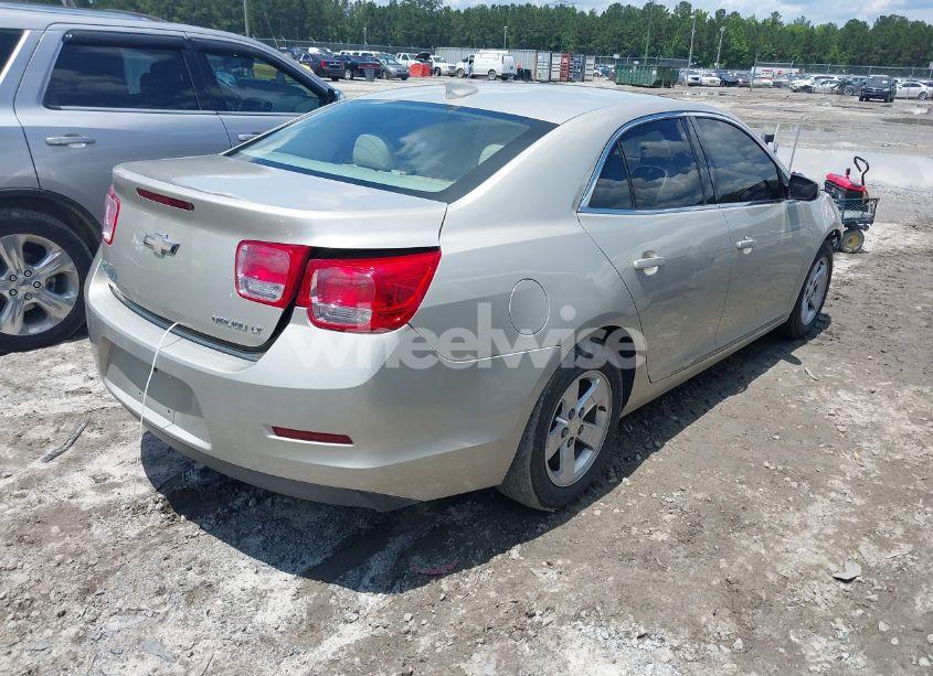 Photo 4 of 2015 Chevrolet Malibu 1LT (VIN 1G11C5SL7FF215650)