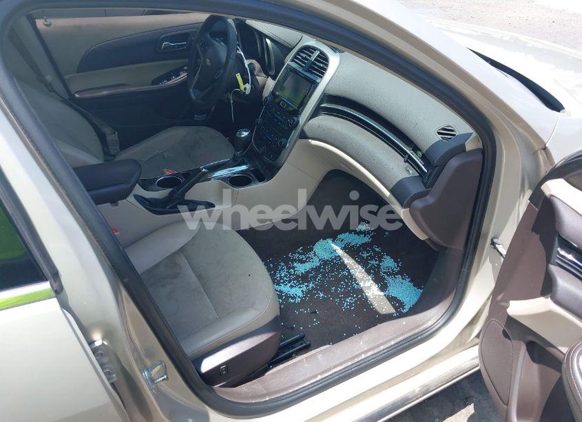 Photo 5 of 2015 Chevrolet Malibu 1LT (VIN 1G11C5SL7FF215650)