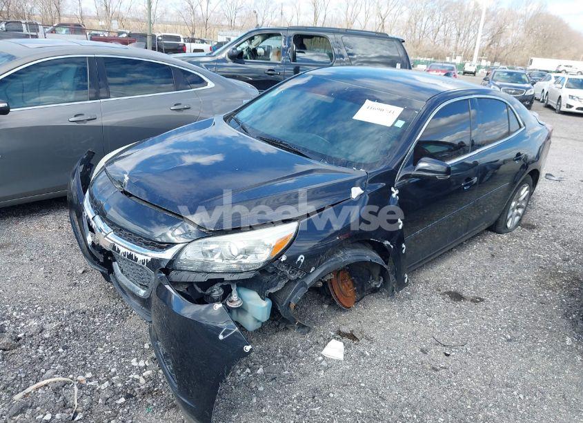 Photo 2 of 2015 Chevrolet Malibu 1LT (VIN 1G11C5SL7FF226163)