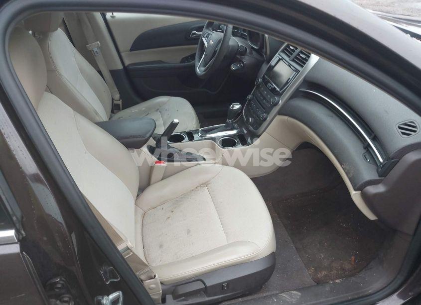 Photo 5 of 2015 Chevrolet Malibu 1LT (VIN 1G11C5SL7FF244890)
