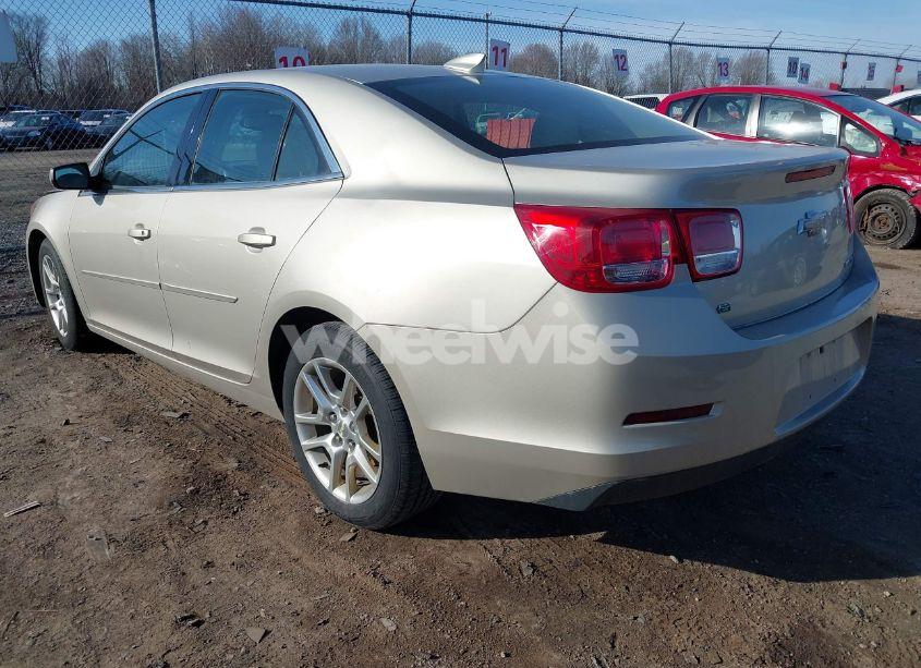 Photo 3 of 2015 Chevrolet Malibu 1LT (VIN 1G11C5SL7FF311701)