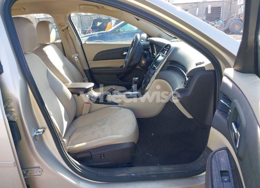 Photo 5 of 2015 Chevrolet Malibu 1LT (VIN 1G11C5SL7FF311701)