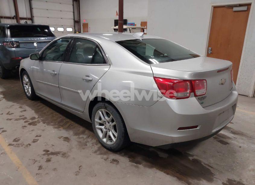 Photo 3 of 2015 Chevrolet Malibu 1LT (VIN 1G11C5SL7FF323492)