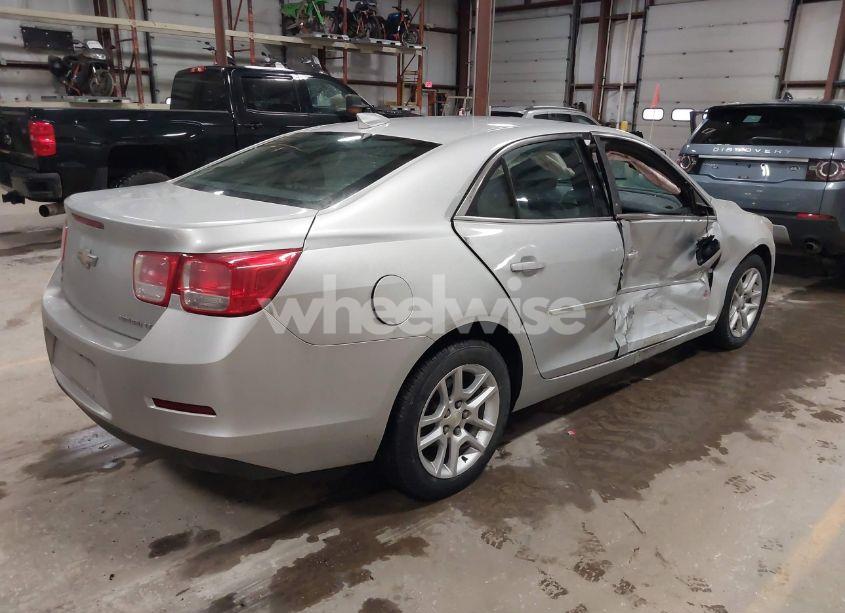 Photo 4 of 2015 Chevrolet Malibu 1LT (VIN 1G11C5SL7FF323492)