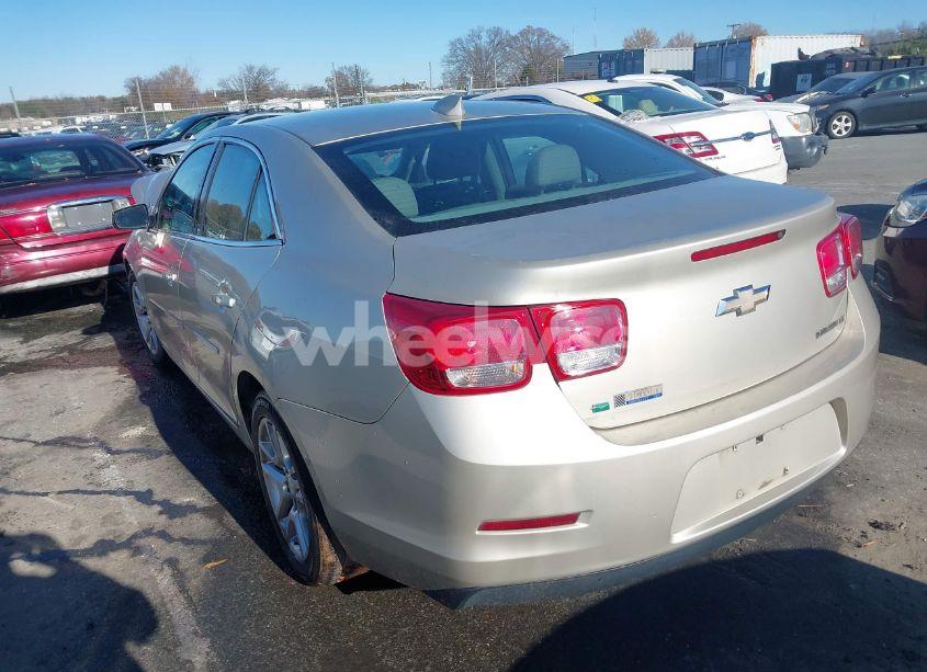 Photo 3 of 2015 Chevrolet Malibu 1LT (VIN 1G11C5SL7FF347324)