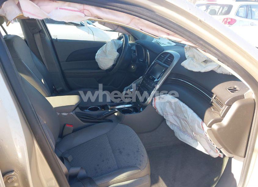 Photo 5 of 2015 Chevrolet Malibu 1LT (VIN 1G11C5SL7FF347324)