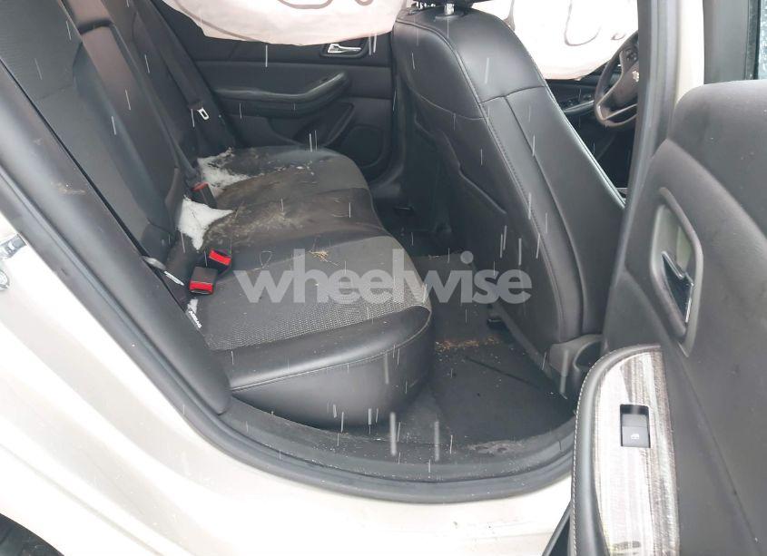 Photo 8 of 2015 Chevrolet Malibu 1LT (VIN 1G11C5SL7FF348201)