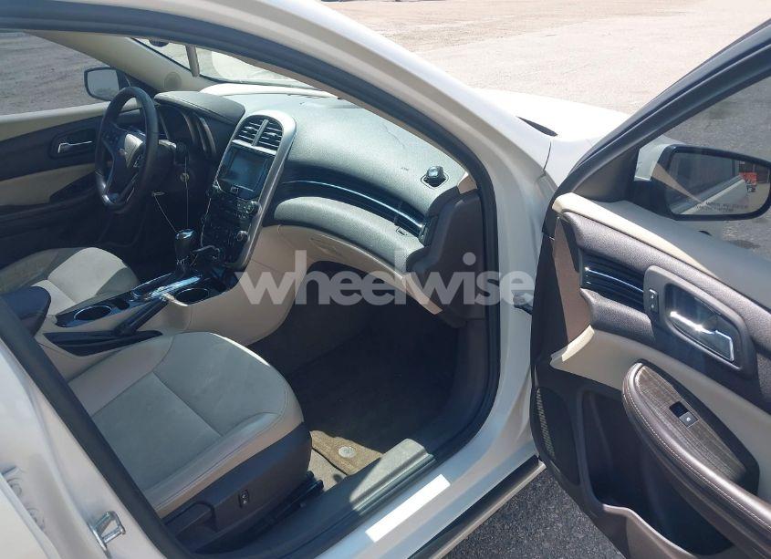 Photo 5 of 2014 Chevrolet Malibu 1LT (VIN 1G11C5SL8EF213792)