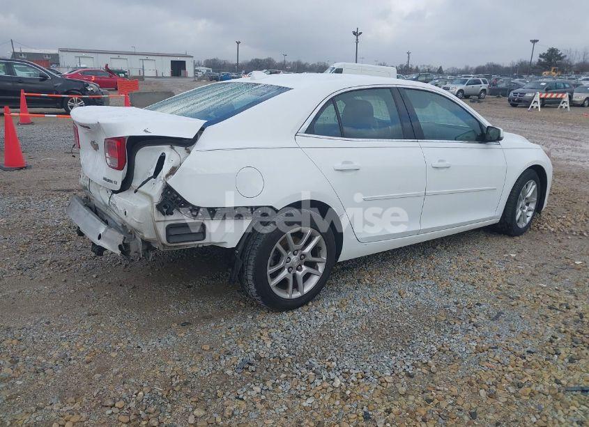 Photo 4 of 2014 Chevrolet Malibu 1LT (VIN 1G11C5SL8EF237381)