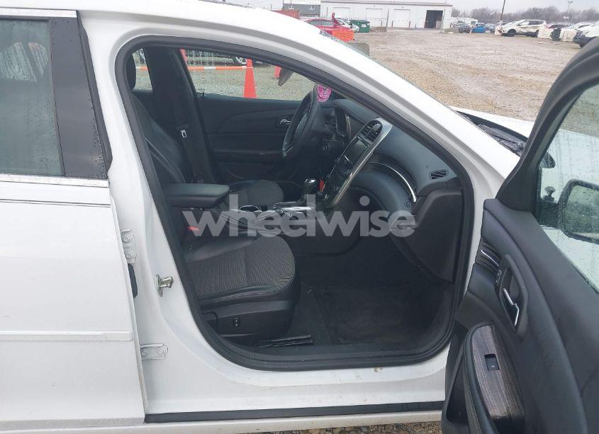 Photo 5 of 2014 Chevrolet Malibu 1LT (VIN 1G11C5SL8EF237381)