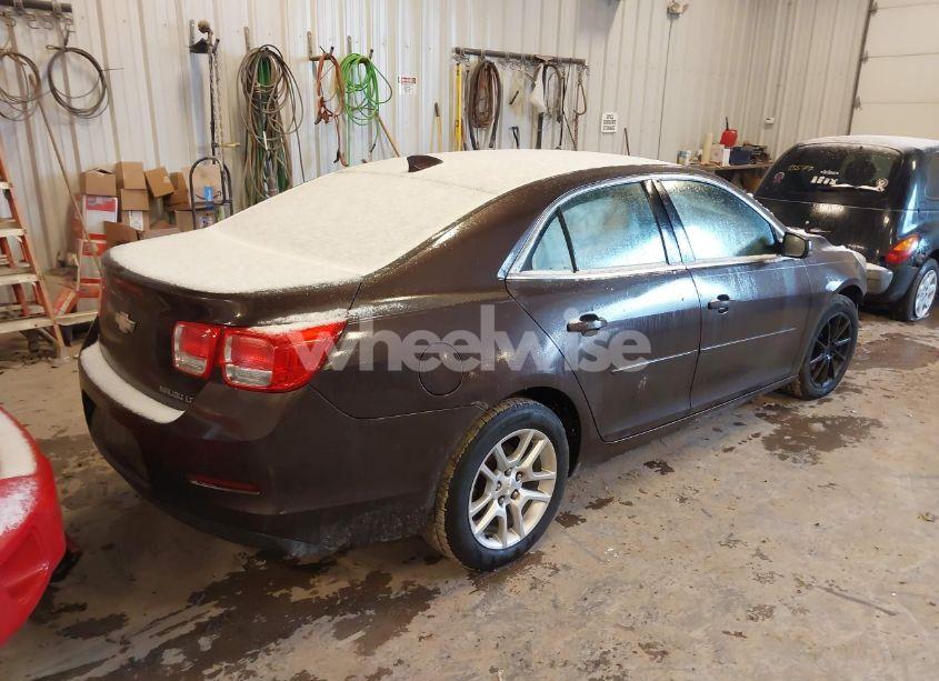 Photo 4 of 2015 Chevrolet Malibu 1LT (VIN 1G11C5SL8FF160139)