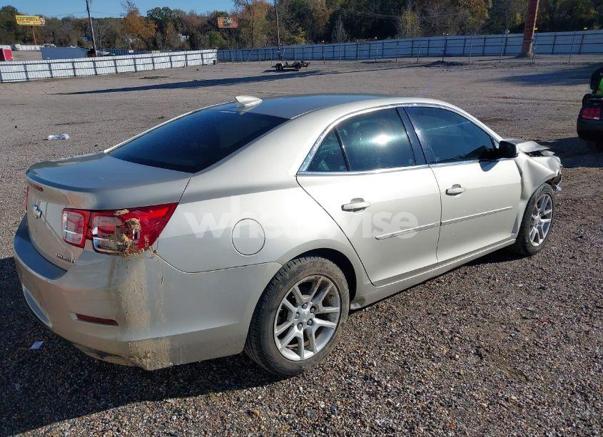 Photo 4 of 2015 Chevrolet Malibu 1LT (VIN 1G11C5SL8FF184098)