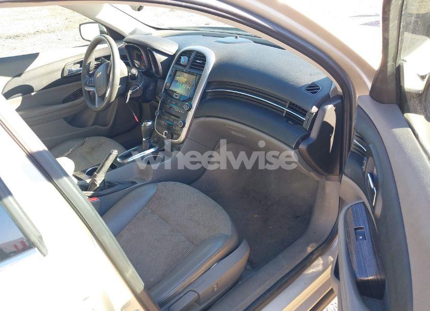 Photo 5 of 2015 Chevrolet Malibu 1LT (VIN 1G11C5SL8FF184098)