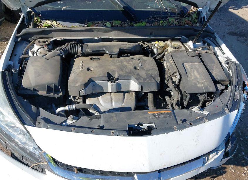 Photo 10 of 2015 Chevrolet Malibu 1LT (VIN 1G11C5SL8FF237690)