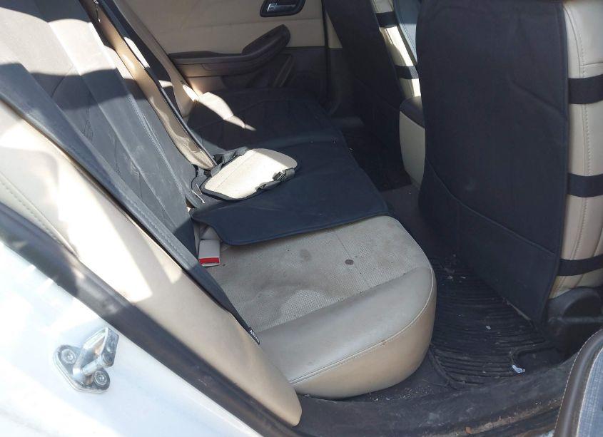 Photo 8 of 2015 Chevrolet Malibu 1LT (VIN 1G11C5SL8FF237690)