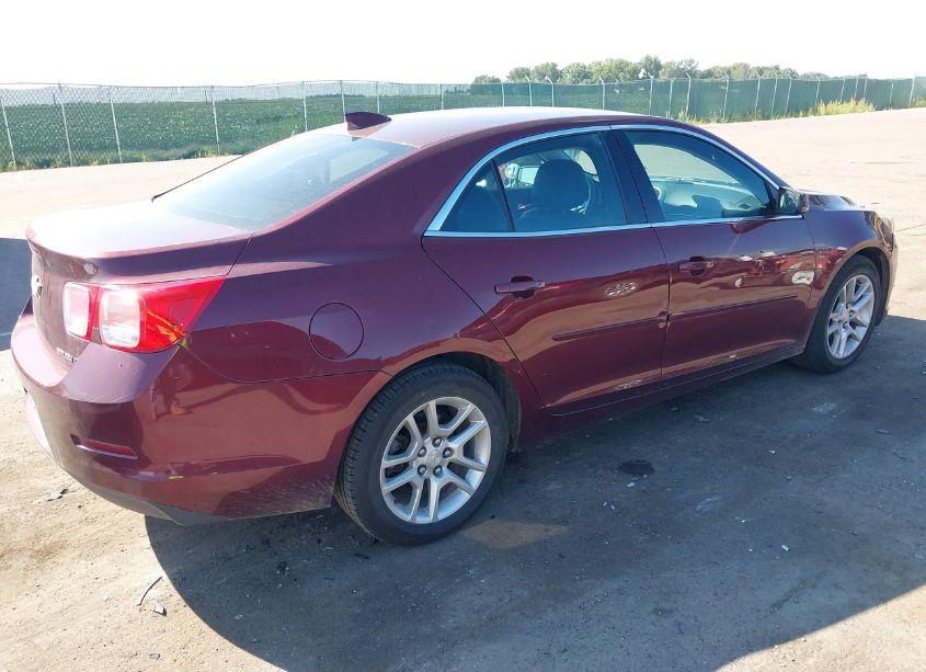 Photo 4 of 2015 Chevrolet Malibu 1LT (VIN 1G11C5SL8FF271810)