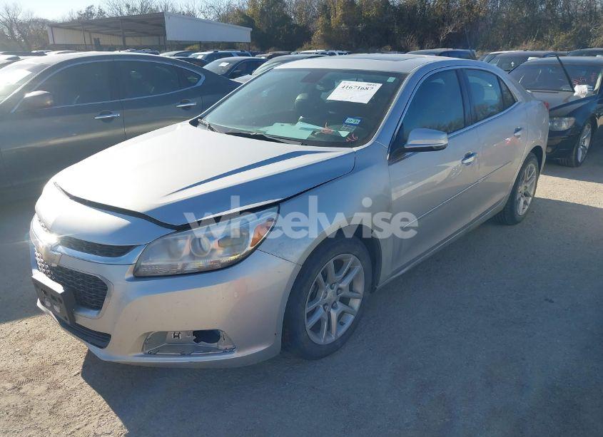 Photo 2 of 2015 Chevrolet Malibu 1LT (VIN 1G11C5SL8FF305096)