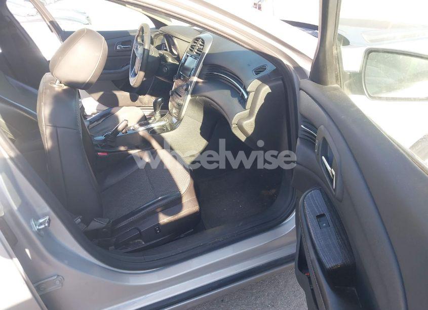Photo 5 of 2015 Chevrolet Malibu 1LT (VIN 1G11C5SL8FF305096)