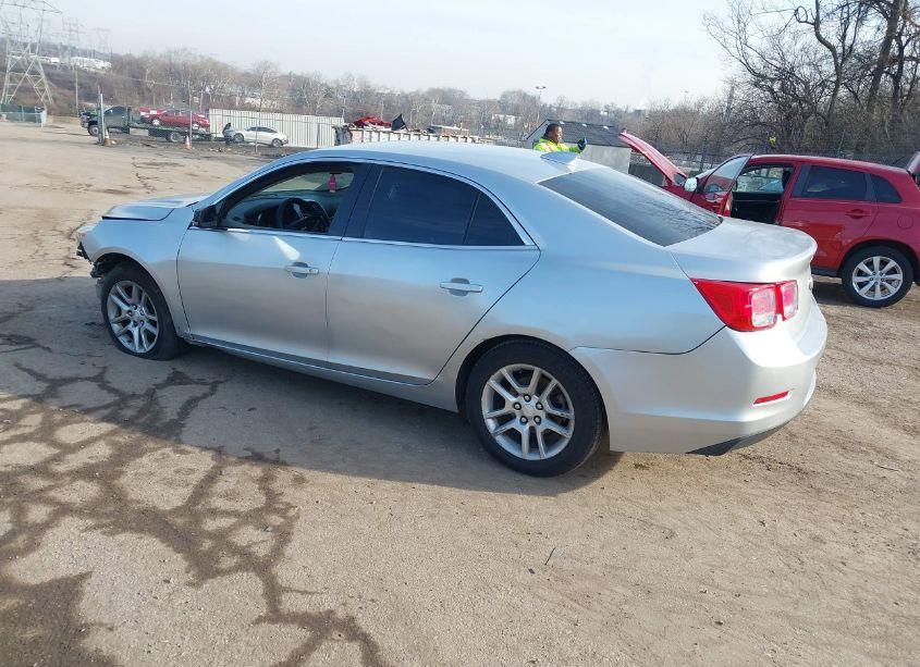 Photo 3 of 2015 Chevrolet Malibu 1LT (VIN 1G11C5SL8FF324294)