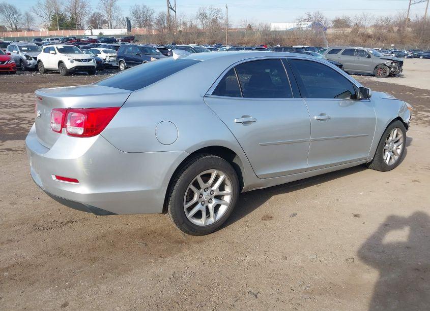 Photo 4 of 2015 Chevrolet Malibu 1LT (VIN 1G11C5SL8FF324294)