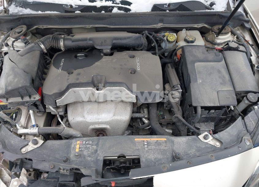 Photo 10 of 2015 Chevrolet Malibu 1LT (VIN 1G11C5SL8FF353312)
