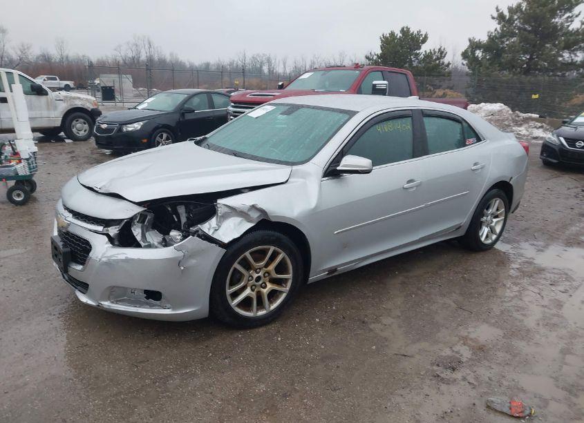 Photo 2 of 2015 Chevrolet Malibu 1LT (VIN 1G11C5SL8FF353892)