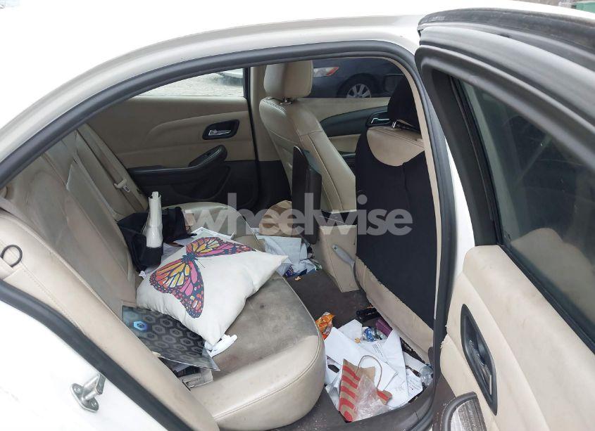 Photo 8 of 2014 Chevrolet Malibu 1LT (VIN 1G11C5SL9EF226941)