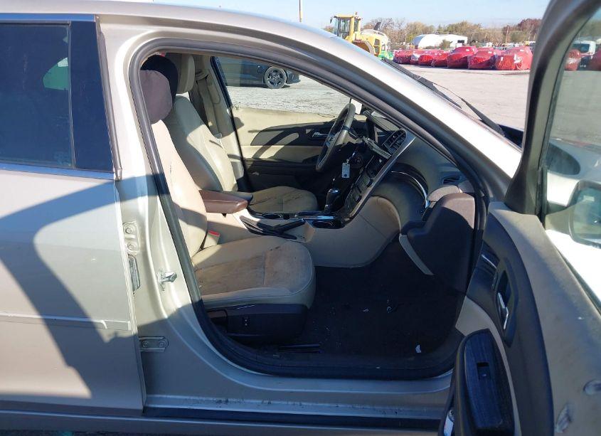 Photo 5 of 2015 Chevrolet Malibu 1LT (VIN 1G11C5SL9FF101861)