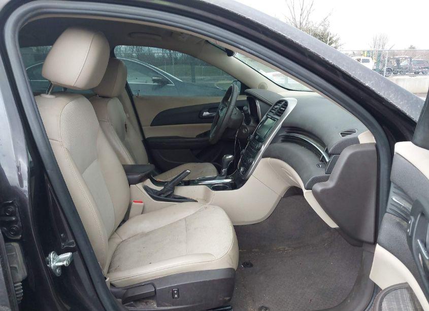 Photo 5 of 2015 Chevrolet Malibu 1LT (VIN 1G11C5SL9FF127831)
