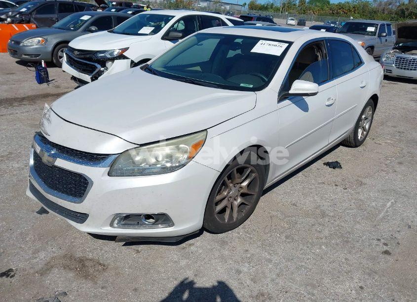 Photo 2 of 2015 Chevrolet Malibu 1LT (VIN 1G11C5SL9FF135637)
