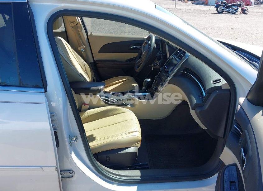 Photo 5 of 2015 Chevrolet Malibu 1LT (VIN 1G11C5SL9FF135637)