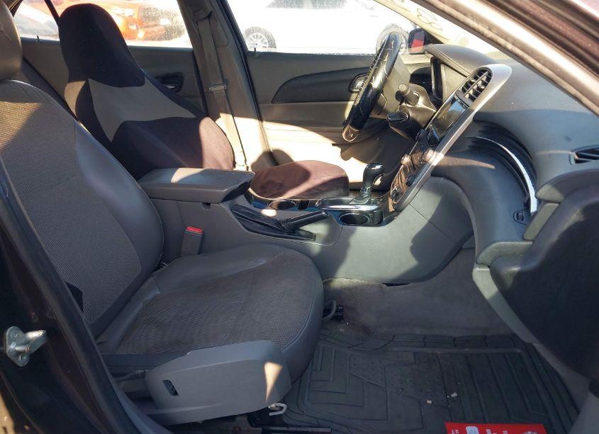 Photo 5 of 2015 Chevrolet Malibu 1LT (VIN 1G11C5SL9FF156083)
