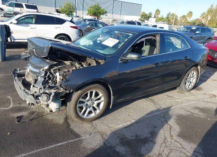 Photo 2 of 2015 Chevrolet Malibu 1LT (VIN 1G11C5SL9FF214340)
