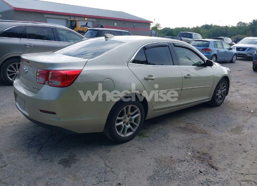 Photo 4 of 2015 Chevrolet Malibu 1LT (VIN 1G11C5SL9FF323381)