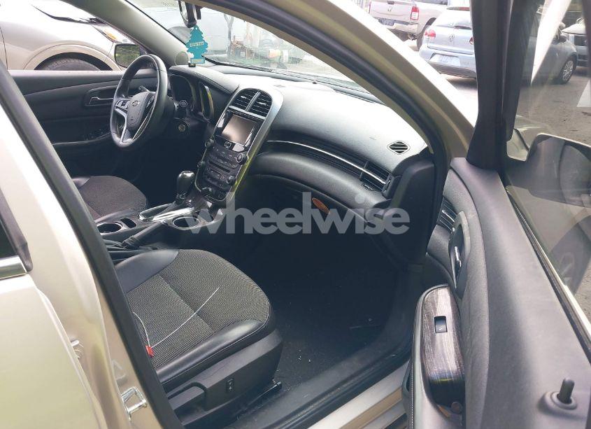 Photo 5 of 2015 Chevrolet Malibu 1LT (VIN 1G11C5SL9FF323381)