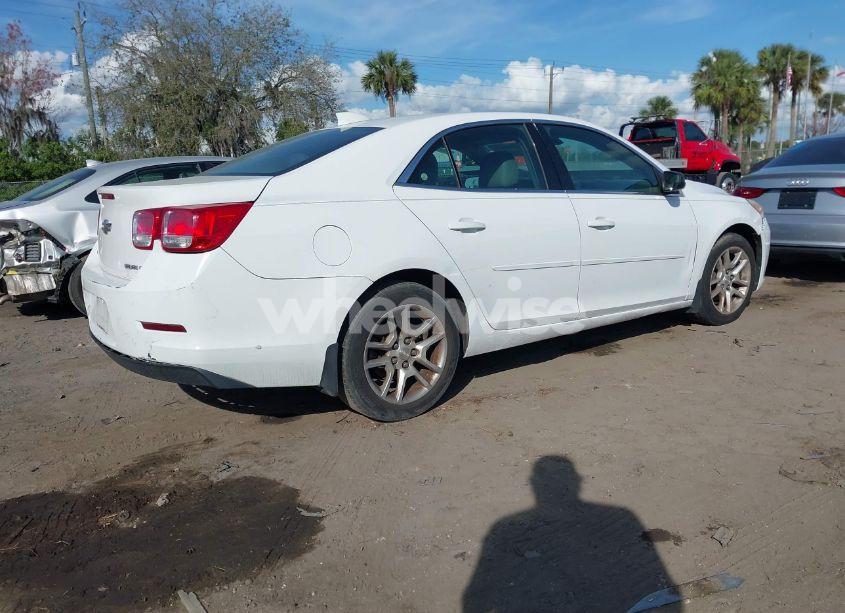 Photo 4 of 2015 Chevrolet Malibu 1LT (VIN 1G11C5SL9FU130644)